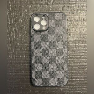 IP 12 pro max NWOT Checkered Black and Gray Phone Case